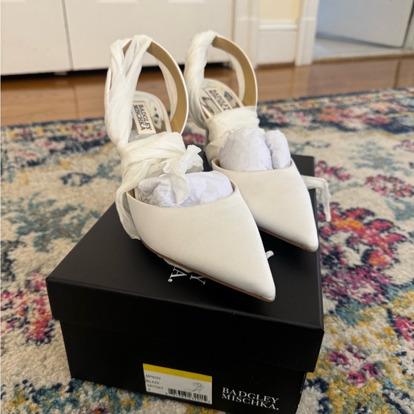 Badgley Mischka Shoes - Badgley Mischka White Heels